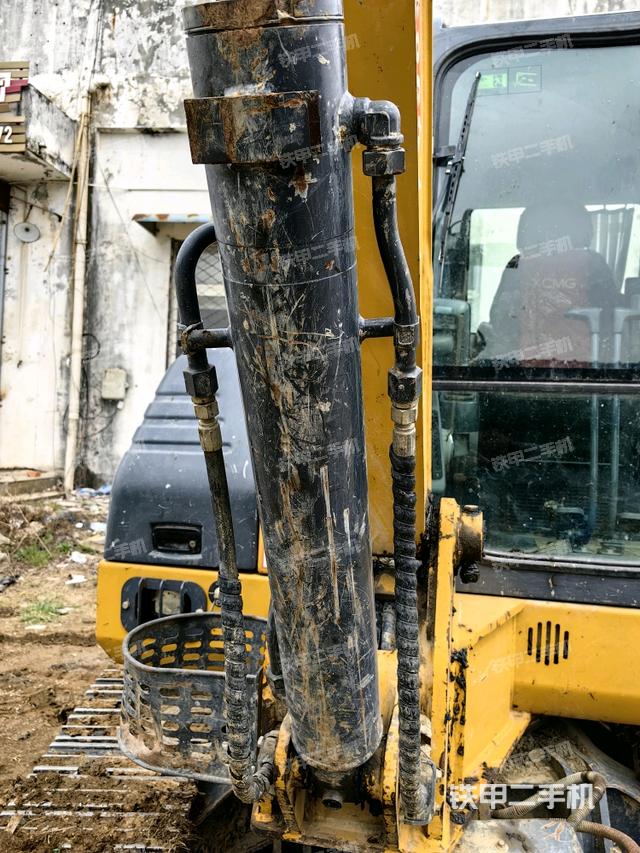 大臂根部?斜（工作和回轉(zhuǎn)裝置）