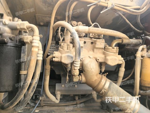 液壓泵斜45?左（大件艙室）