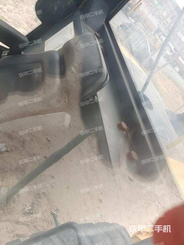 儀表盤全景（壓路機駕駛室）