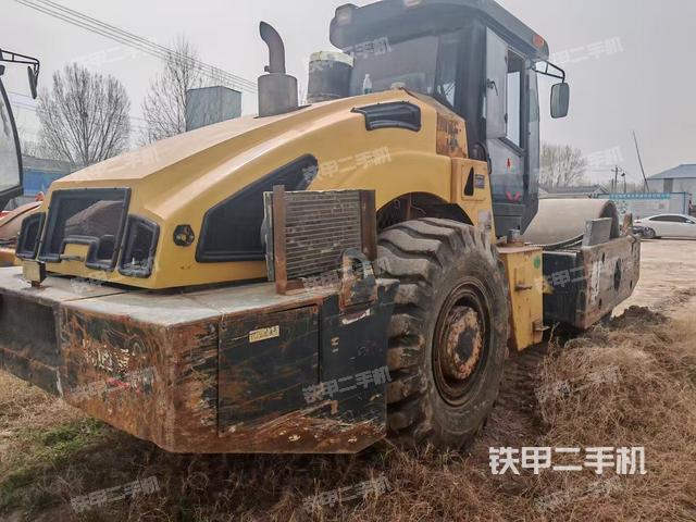 右后45°（壓路機整機外觀）