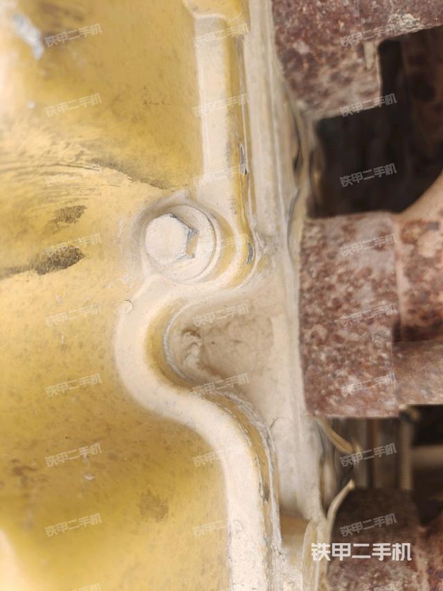 中央回轉(zhuǎn)接頭特寫（上車部件）