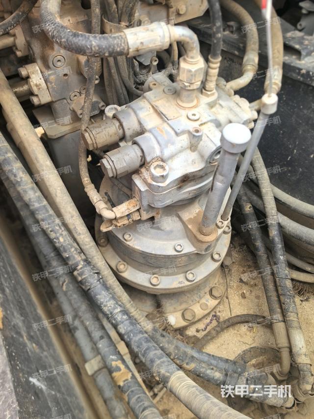 回轉(zhuǎn)馬達(dá)（上車部件）