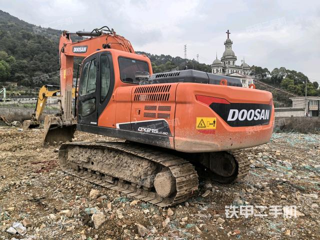 斗山DX215-9C挖掘机的设备实拍-第3张实拍照片