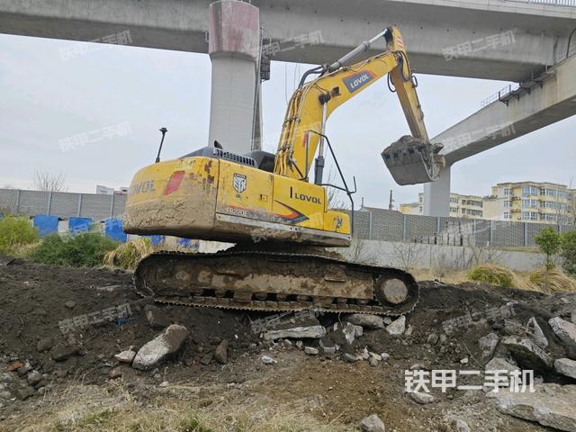 整機(jī)右后45°(整機(jī)外觀) 整機(jī)右后45°(整機(jī)外觀)