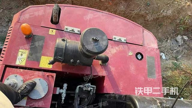 駕駛室頂部(整機外觀) 駕駛室頂部(整機外觀)