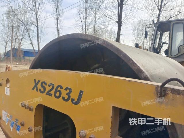 前輪左側(cè)減震塊連接及部件（壓路機(jī)前后車架）