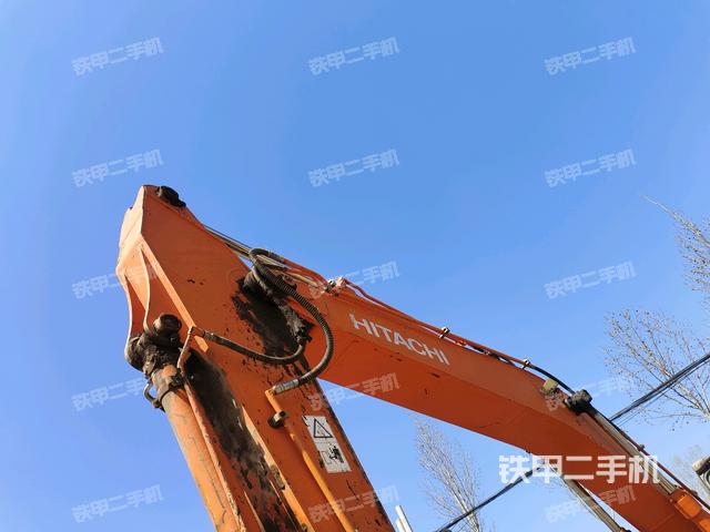 小臂整體左后(工作和回轉(zhuǎn)裝置) 小臂整體左后(工作和回轉(zhuǎn)裝置)