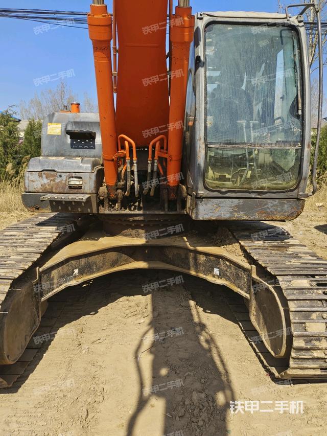 轉(zhuǎn)盤和下車架正前（工作和回轉(zhuǎn)裝置）