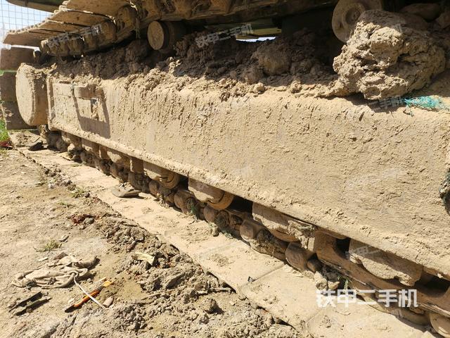 右側(cè)履帶整體(行走機(jī)構(gòu)) 右側(cè)履帶整體(行走機(jī)構(gòu))