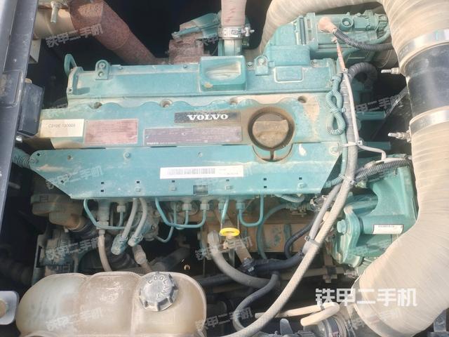 中央回轉(zhuǎn)接頭特寫（上車部件）