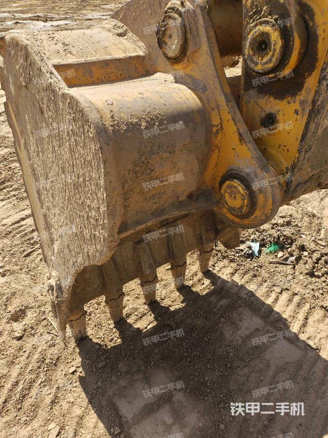 鏟斗右后整體（工作和回轉(zhuǎn)裝置）