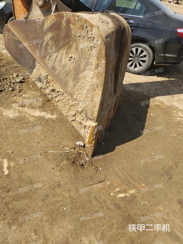 鏟斗右后整體（工作和回轉(zhuǎn)裝置）