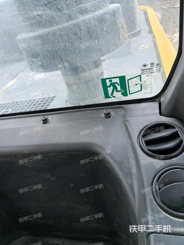 后窗玻璃角標(biāo)（駕駛室部分）