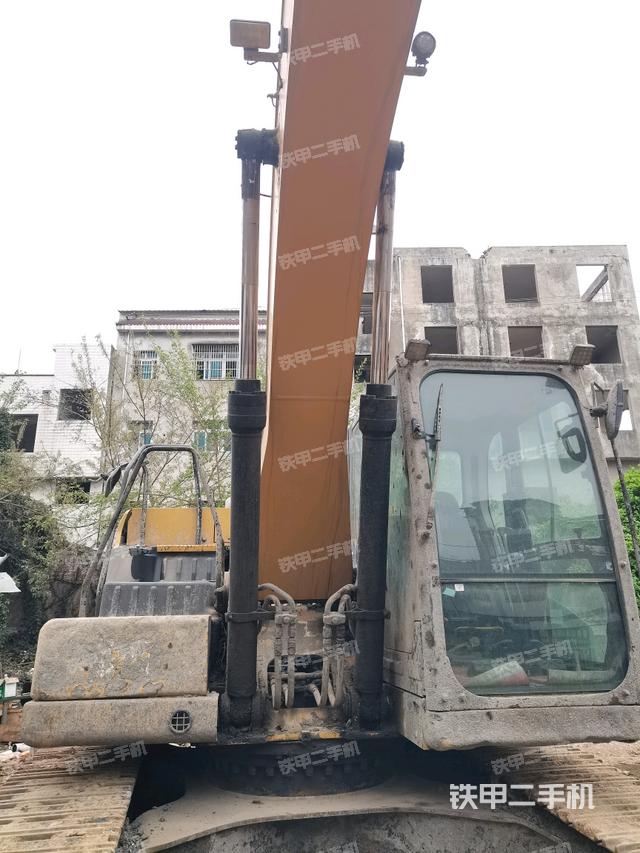 大臂油缸整體?豎拍（工作和回轉(zhuǎn)裝置）