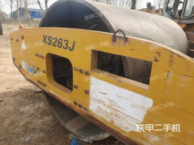 正后側(cè)（壓路機(jī)前后車架）