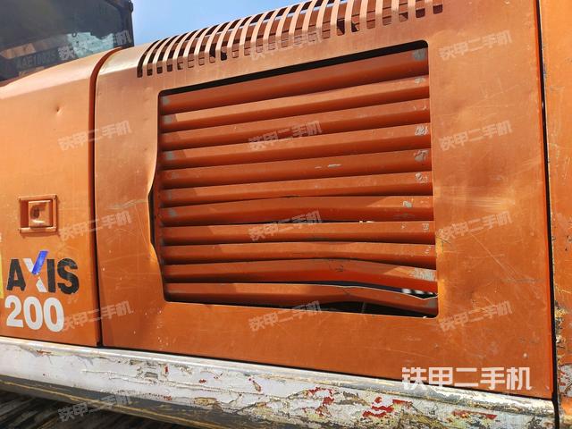 散熱器正面(大件艙室) 散熱器正面(大件艙室)