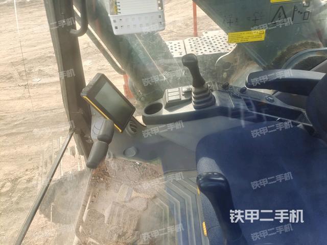 右側(cè)玻璃角標(biāo)（駕駛室部分）