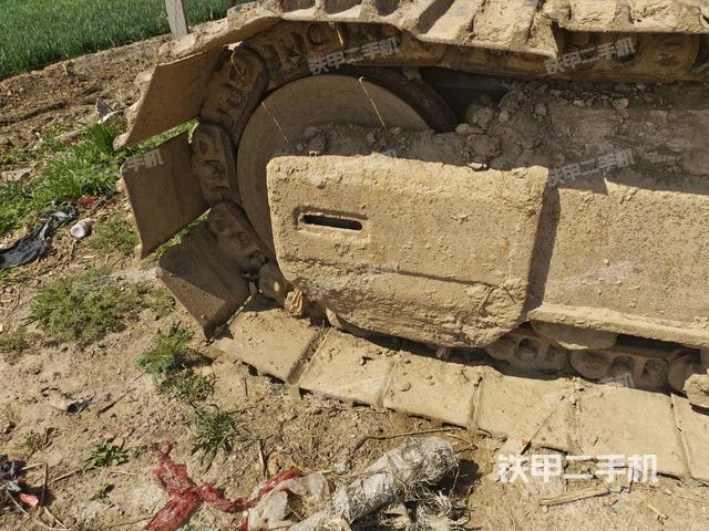 右驅(qū)動輪（行走機構(gòu)）