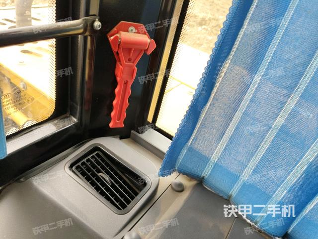后窗玻璃角標(biāo)(駕駛室部分) 后窗玻璃角標(biāo)(駕駛室部分)