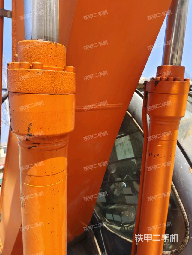 大臂油缸整體?豎拍(工作和回轉(zhuǎn)裝置) 大臂油缸整體?豎拍(工作和回轉(zhuǎn)裝置)