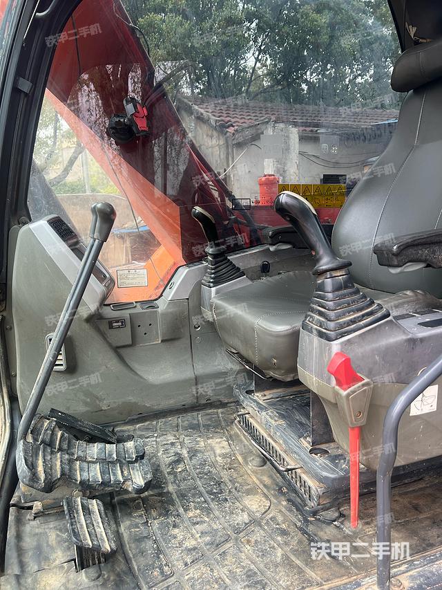 驾驶室整体（整机外观）