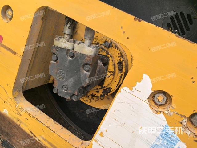 前車架正右側(cè)（壓路機(jī)前后車架）