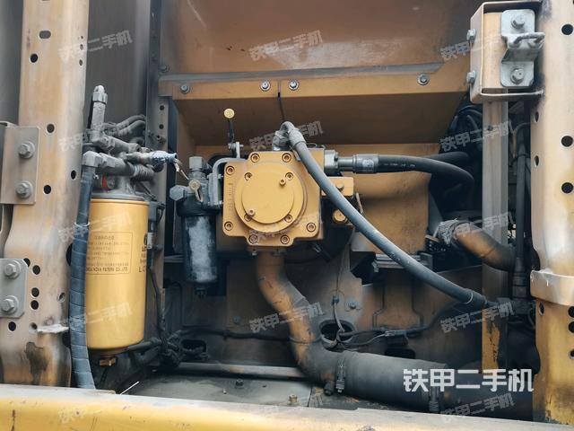 液壓泵斜45?右（大件艙室）