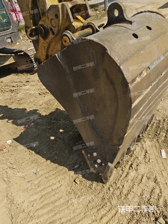 鏟斗右后整體（工作和回轉(zhuǎn)裝置）