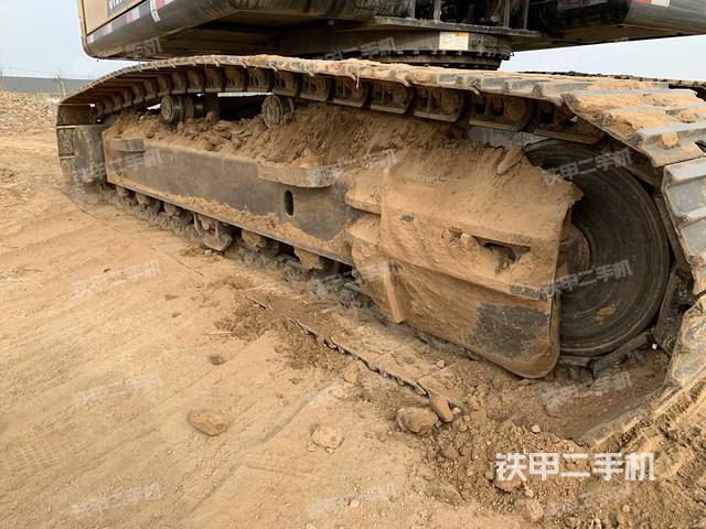 單側(cè)履帶整體（整機(jī)外觀）