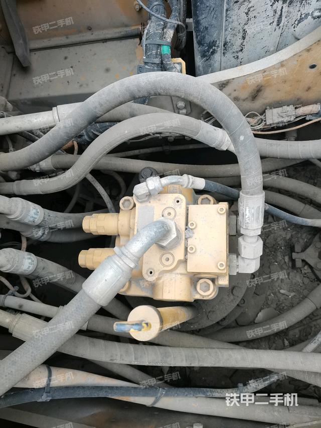 回轉(zhuǎn)馬達（上車部件）