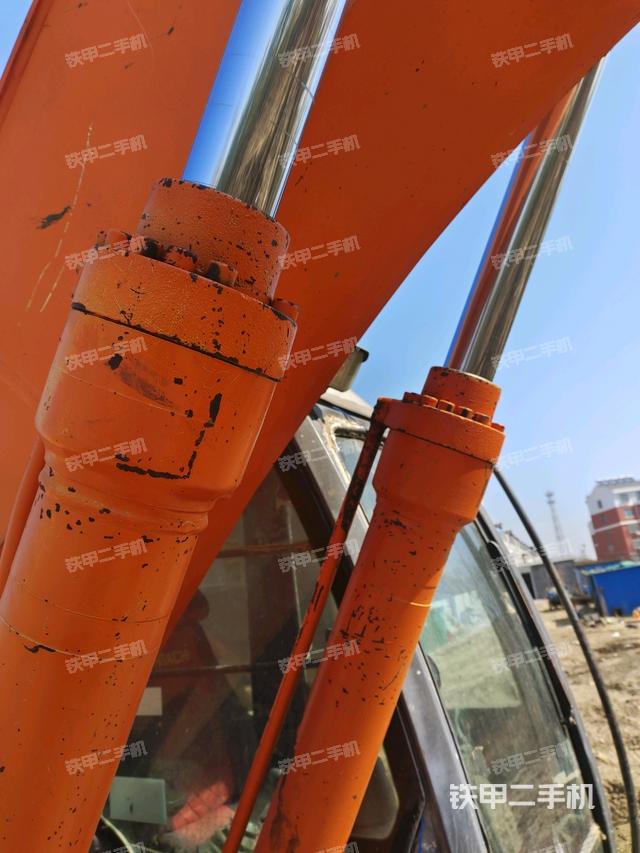 大臂油缸整體?豎拍(工作和回轉(zhuǎn)裝置) 大臂油缸整體?豎拍(工作和回轉(zhuǎn)裝置)