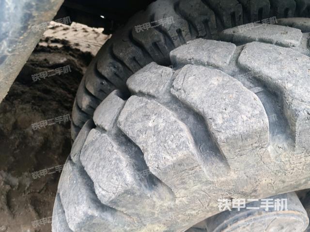 右驅動輪（行走機構）