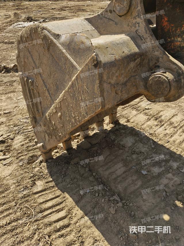 鏟斗右后整體（工作和回轉(zhuǎn)裝置）