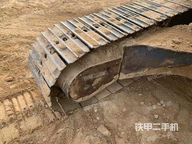 單側(cè)履帶整體（整機(jī)外觀）