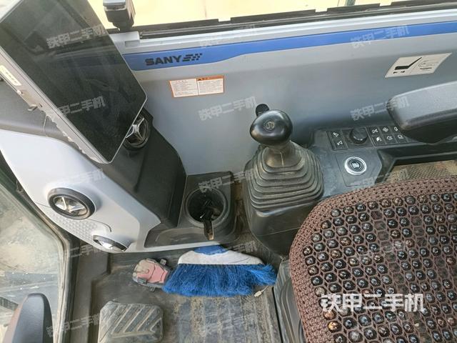 駕駛室整體（整機(jī)外觀）