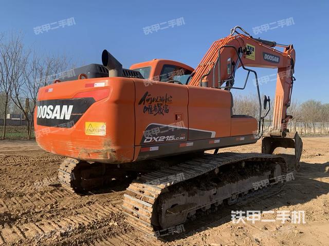 整機(jī)右后45°(整機(jī)外觀) 整機(jī)右后45°(整機(jī)外觀)