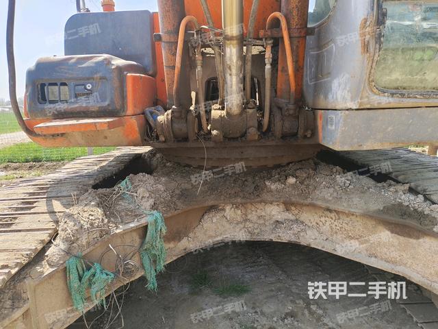 轉(zhuǎn)盤和下車架正前（工作和回轉(zhuǎn)裝置）