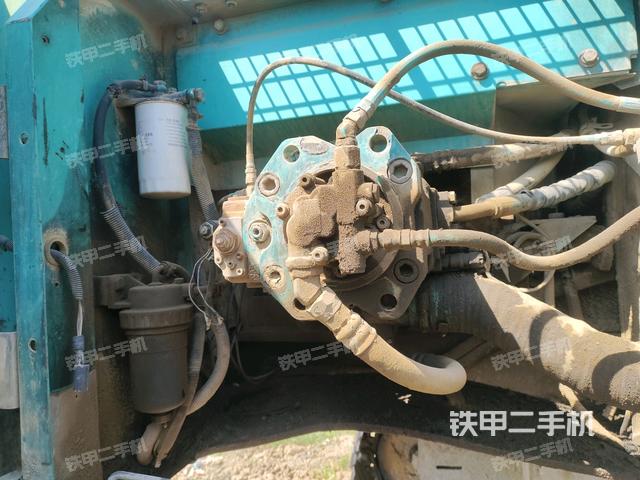 液壓泵斜45?右(大件艙室) 液壓泵斜45?右(大件艙室)