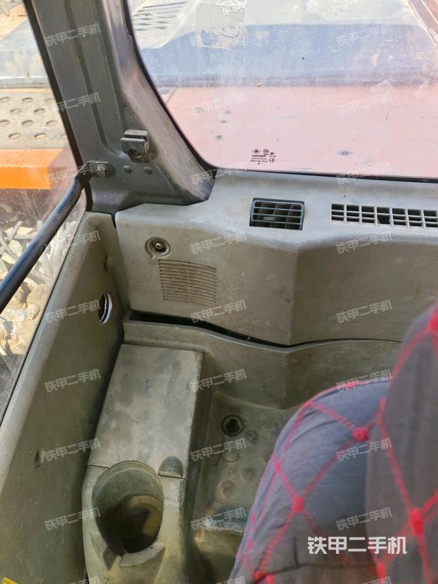 后窗玻璃角標(biāo)(駕駛室部分) 后窗玻璃角標(biāo)(駕駛室部分)