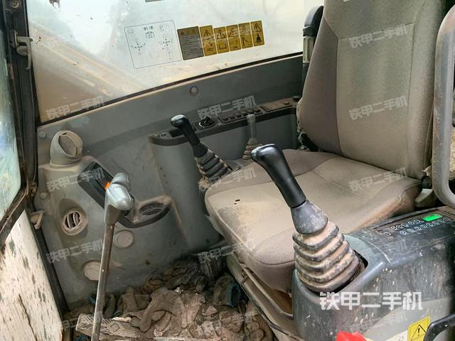 駕駛室整體（整機(jī)外觀）