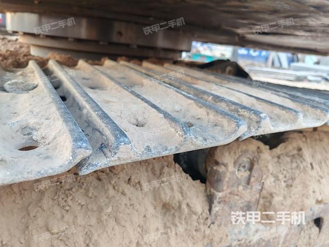 單側履帶整體(整機外觀) 單側履帶整體(整機外觀)