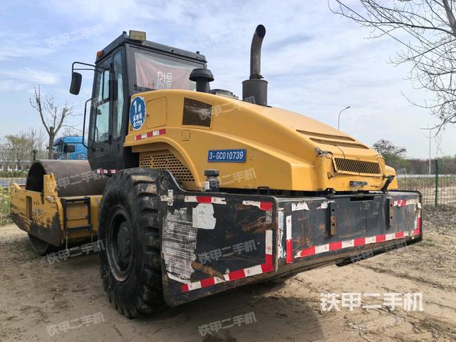 左后45°（壓路機(jī)整機(jī)外觀）