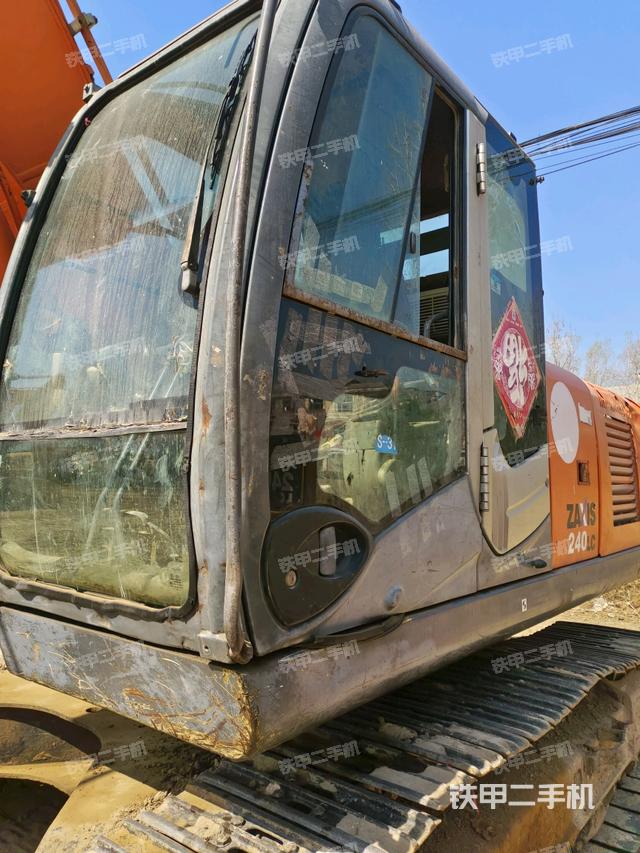 駕駛室左前45度（駕駛室部分）