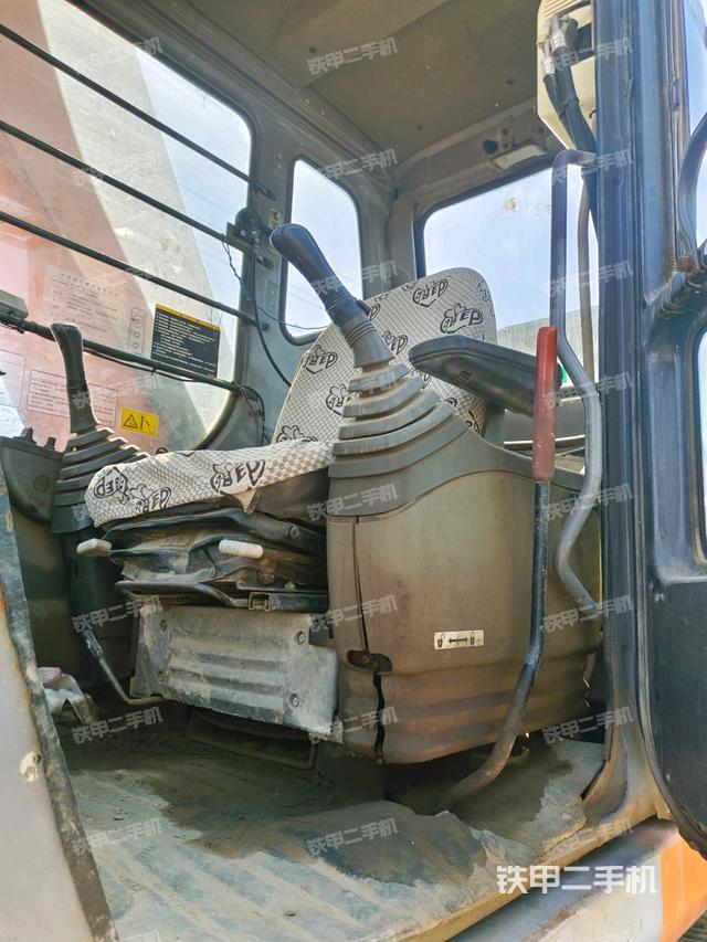 駕駛室正側(cè)（駕駛室部分）