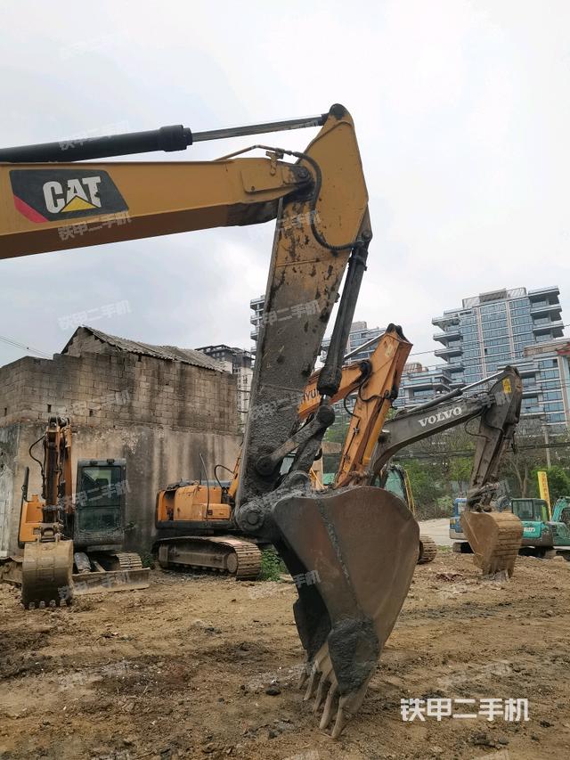 小臂整體右前（工作和回轉(zhuǎn)裝置）