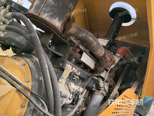 風(fēng)扇及皮帶（壓路機(jī)發(fā)動(dòng)機(jī)艙）