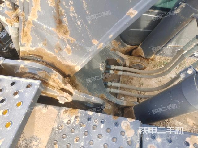 大臂背部俯視（工作和回轉(zhuǎn)裝置）