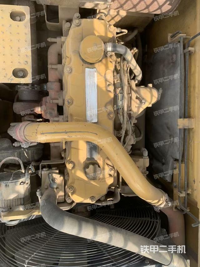 發(fā)動(dòng)機(jī)整體俯視(整機(jī)外觀) 發(fā)動(dòng)機(jī)整體俯視(整機(jī)外觀)