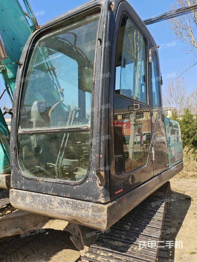 駕駛室整體（整機(jī)外觀）