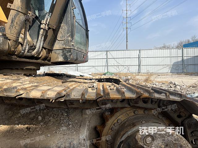 單側(cè)履帶整體（整機(jī)外觀）